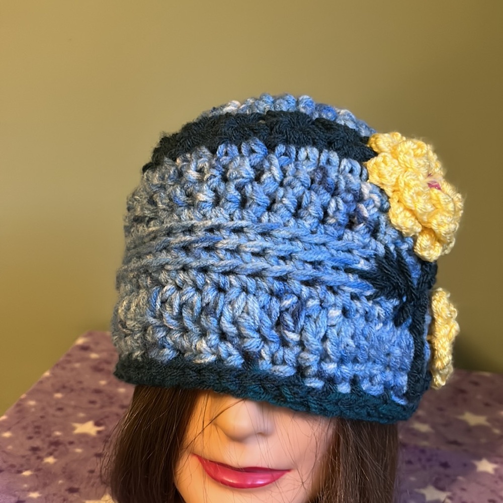 Crochet marigold flower beanie soft acrylic yarn new cute - Picture 3 of 10